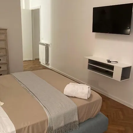 Monroe Apartment