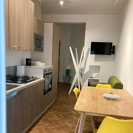 Monroe Apartment